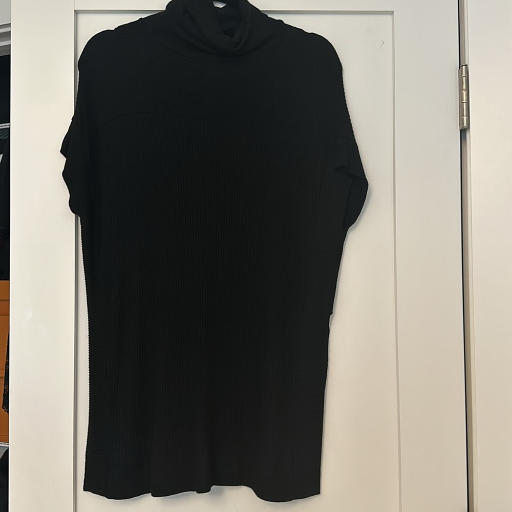 Velvet by Graham Turtleneck sleeveless waffle knit sweater, size XS